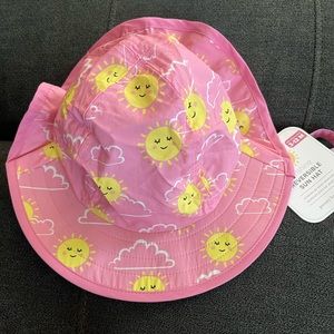 Pottery Barn Baby-Sunshine reversible sun hat and matching diaper cover